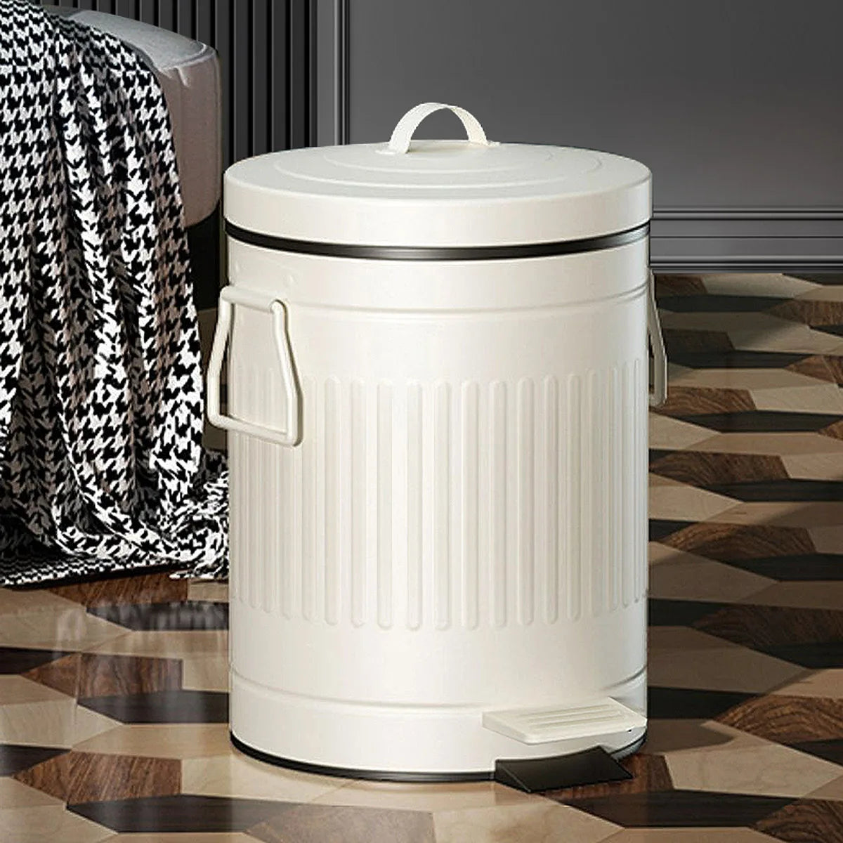 Lixeira de Metal Retrô 5L com Pedal Ceci Home  - Fechamento Silencioso para Cozinha